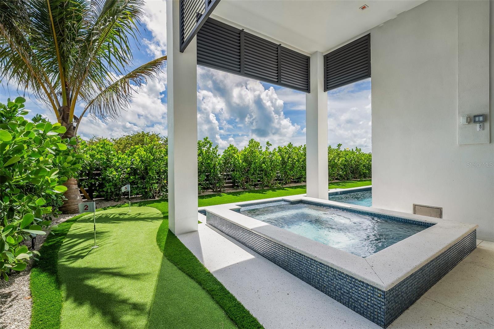 CORTEZ BEACH - Residential