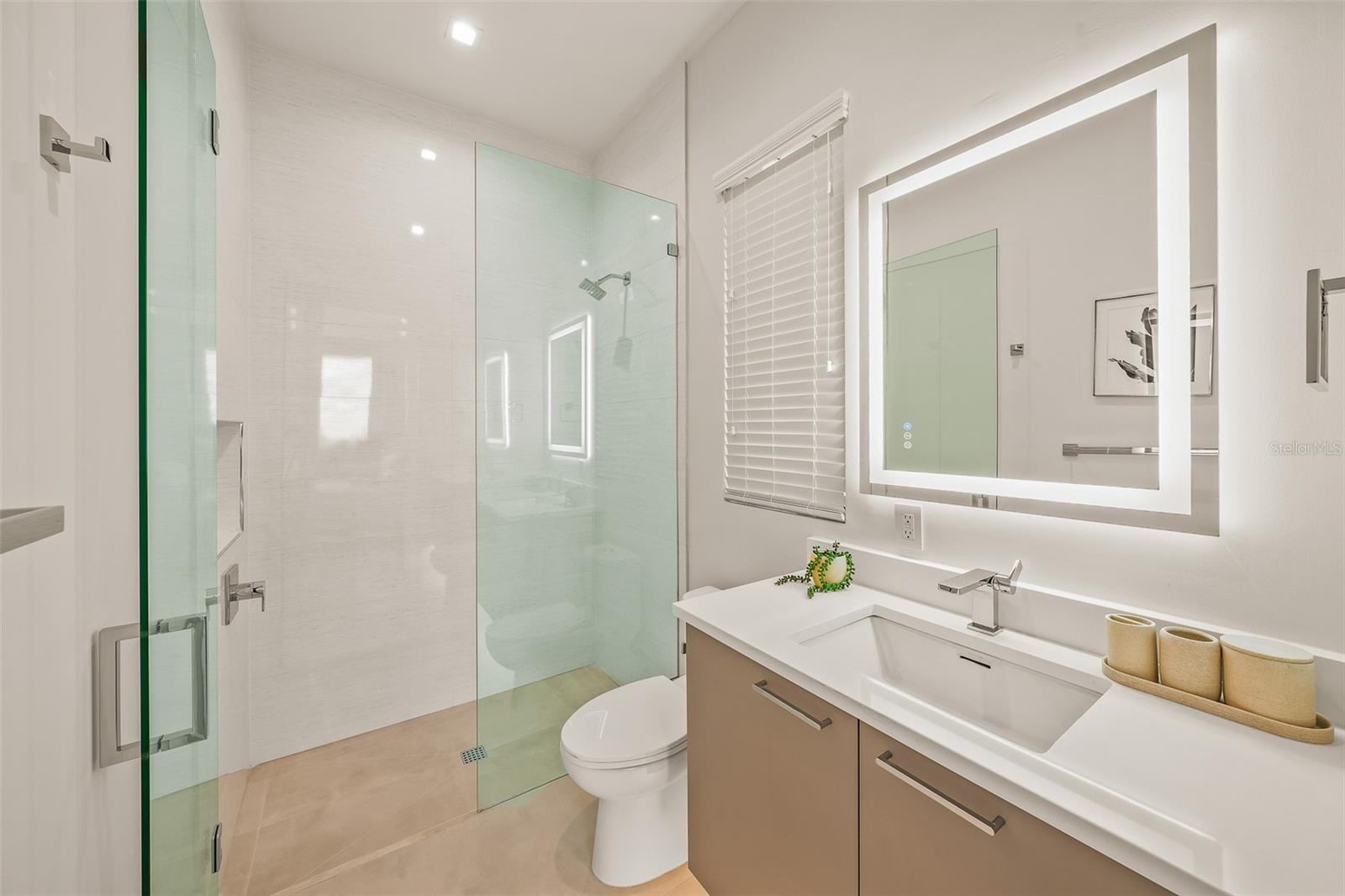 CORTEZ BEACH - Residential
