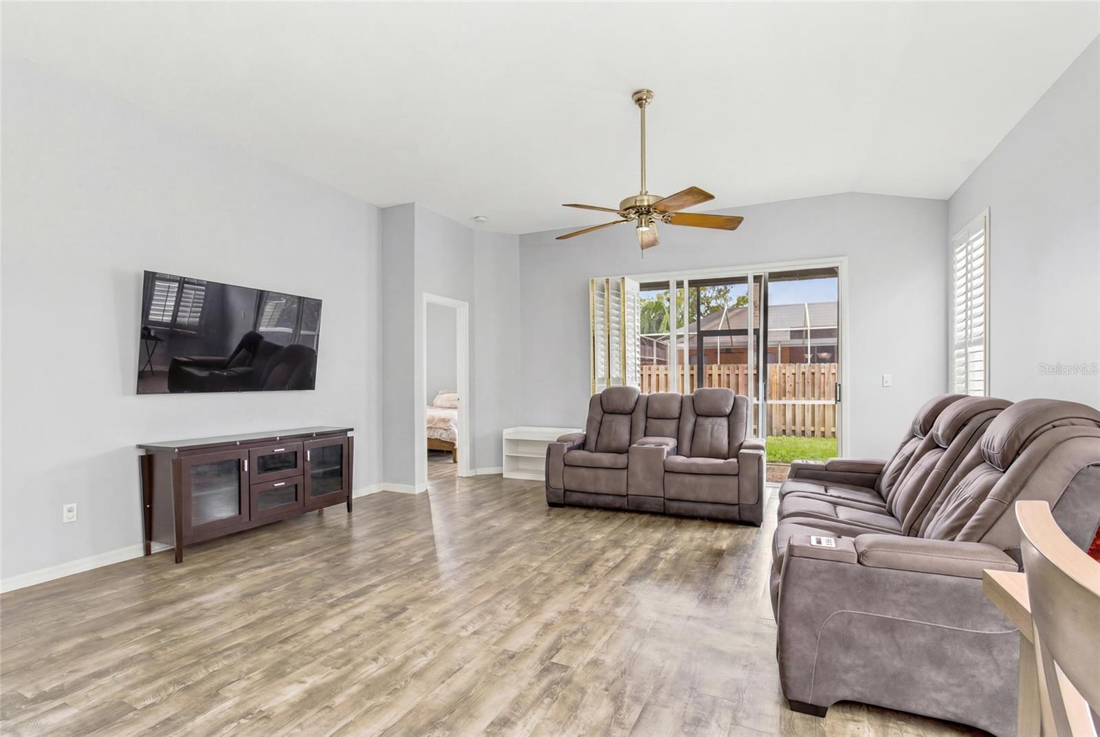 VILLAROSA PH F - Residential