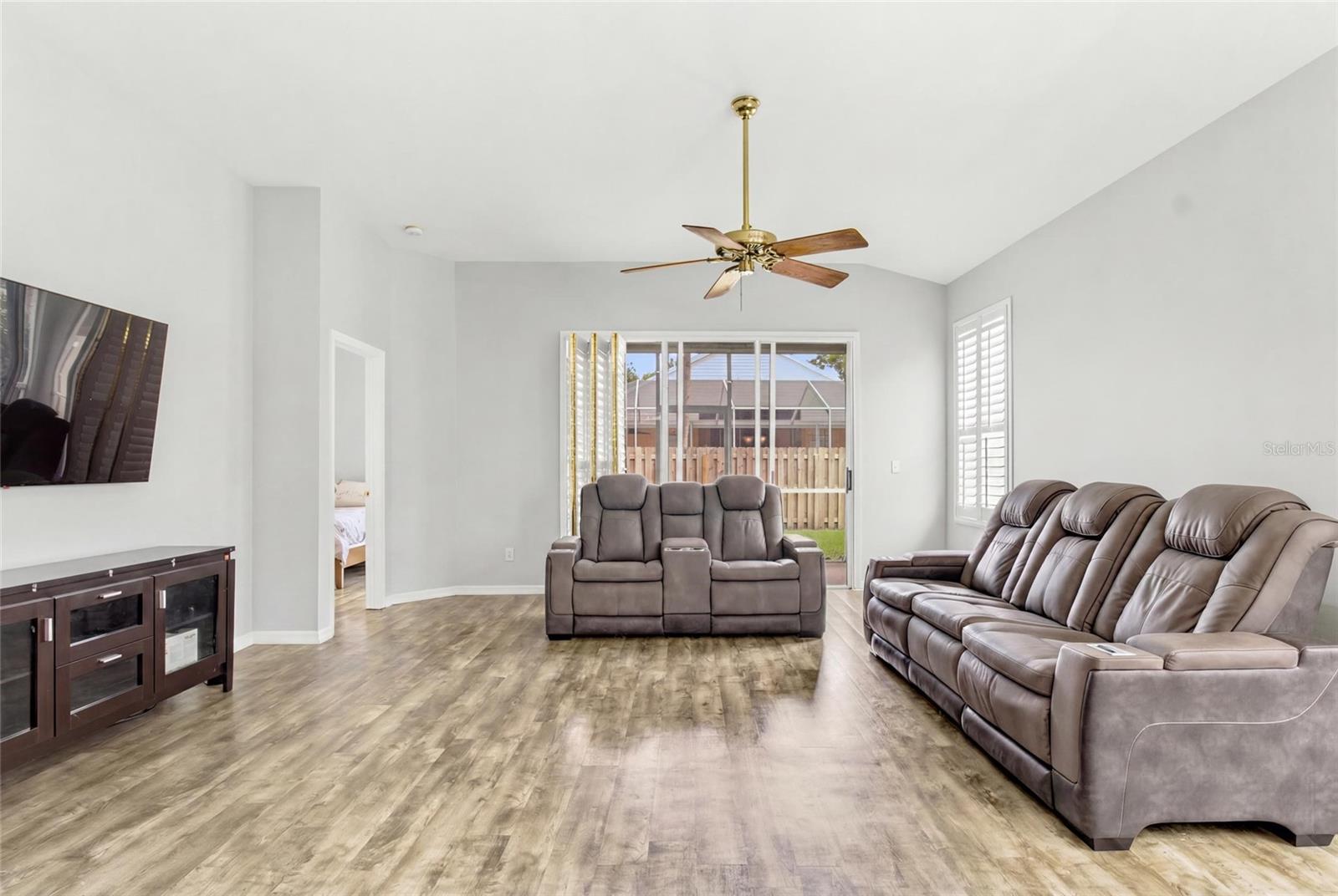 VILLAROSA PH F - Residential