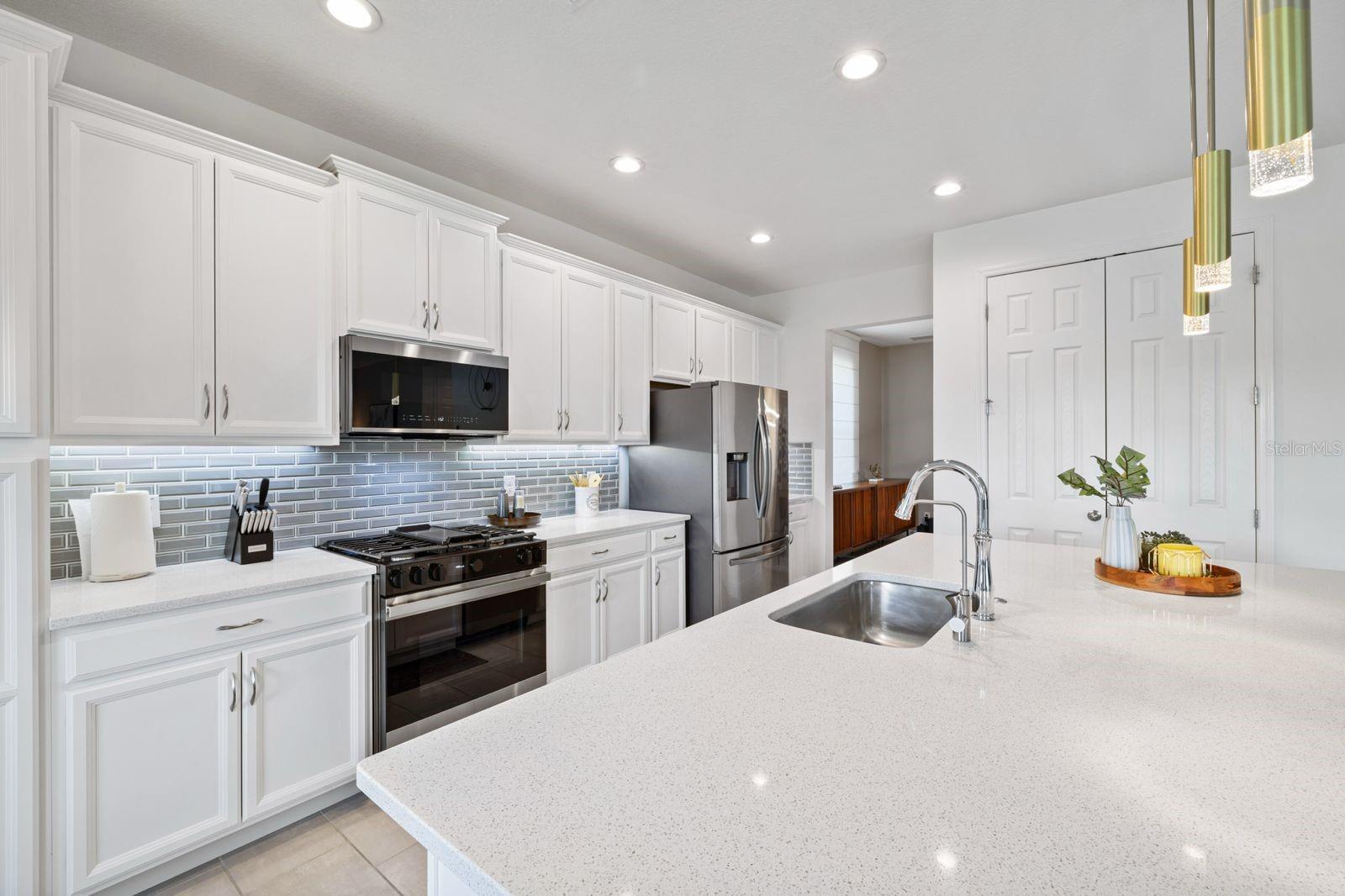 ARDMORE RESERVE PH V - Residential