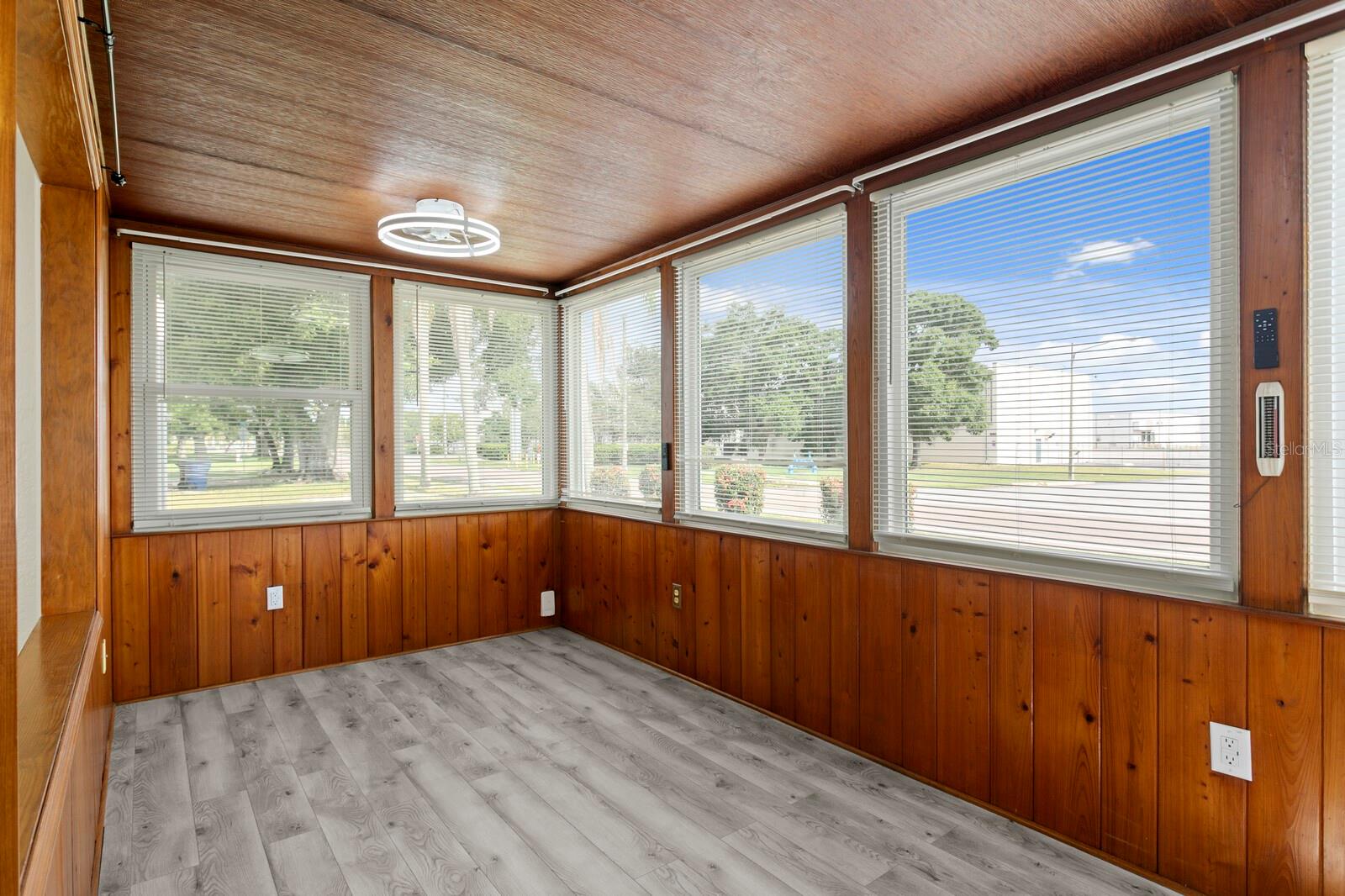 FLORAL VILLA ESTATES - Residential