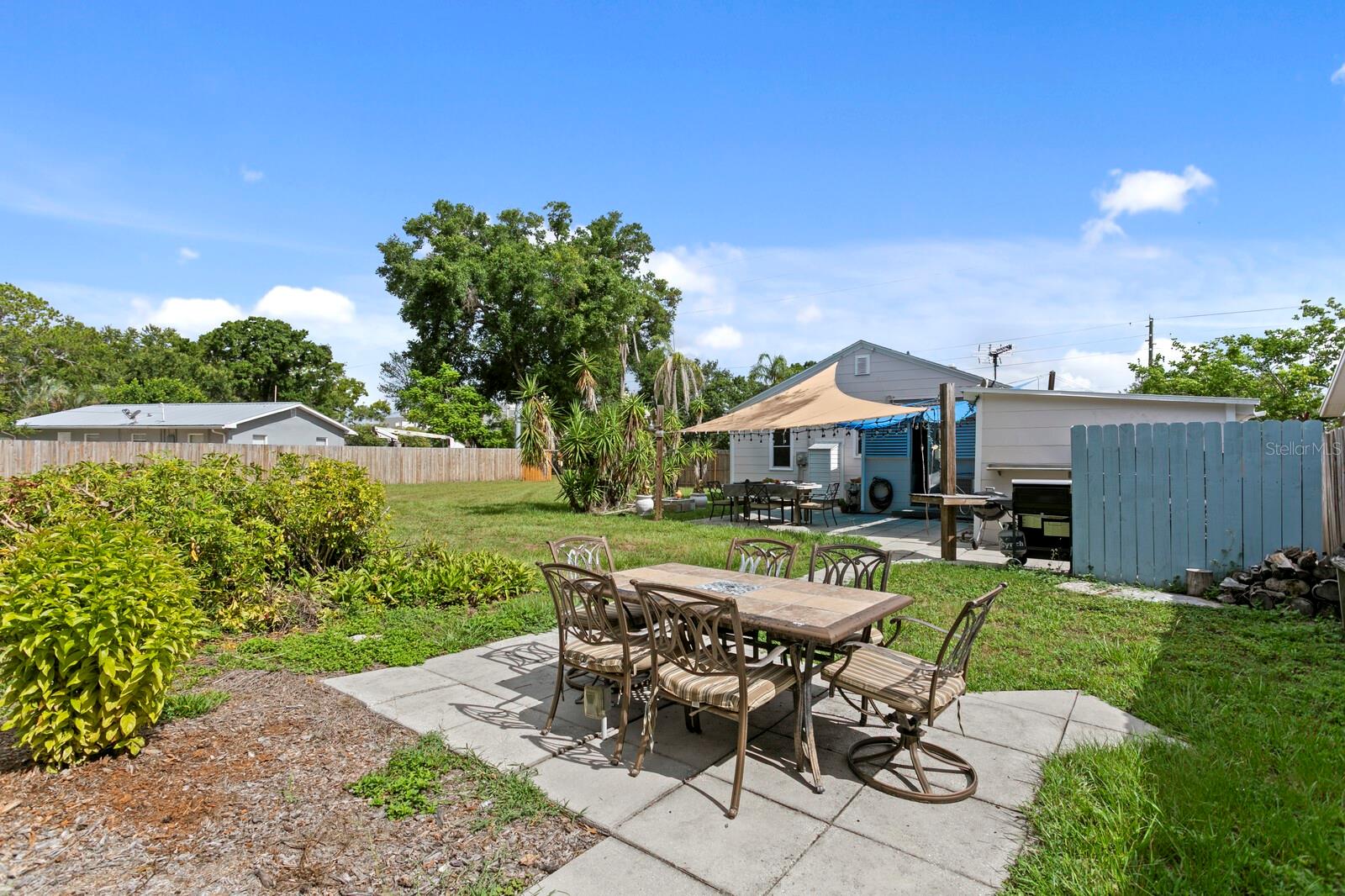 FLORAL VILLA ESTATES - Residential