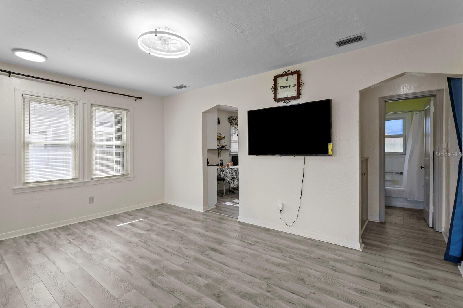 FLORAL VILLA ESTATES - Residential