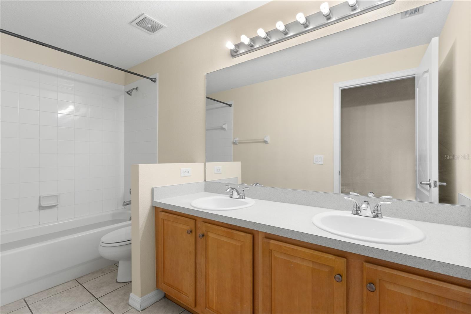 LIVE OAK PRESERVE PH 1B VILLAGE - Residential