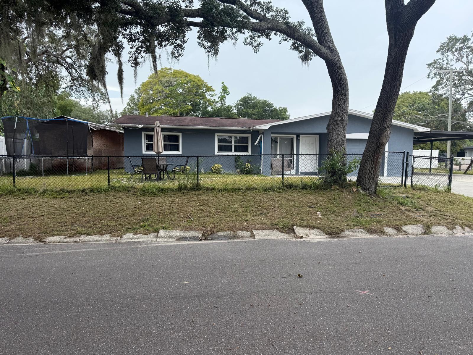 TILSEN MANOR BLKS 2 3 4 5 6 8 - Residential