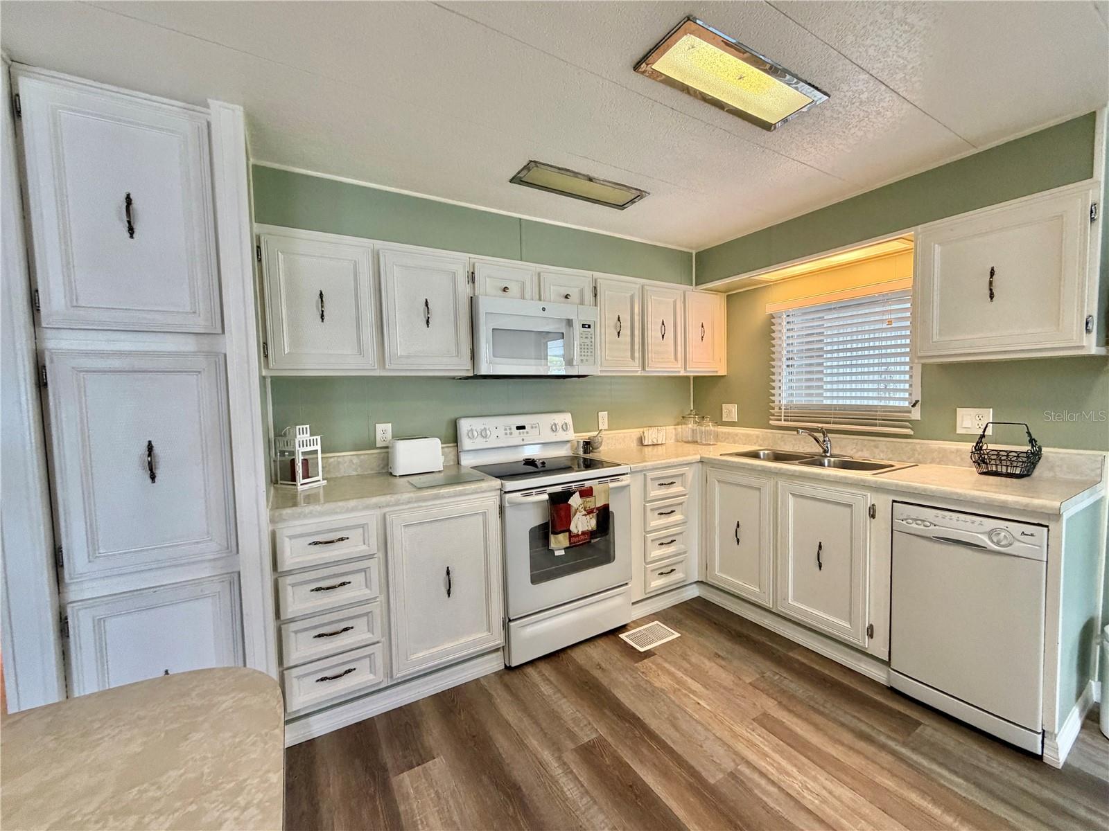 HAWTHORNE AT LEESBURG A COOP - Residential