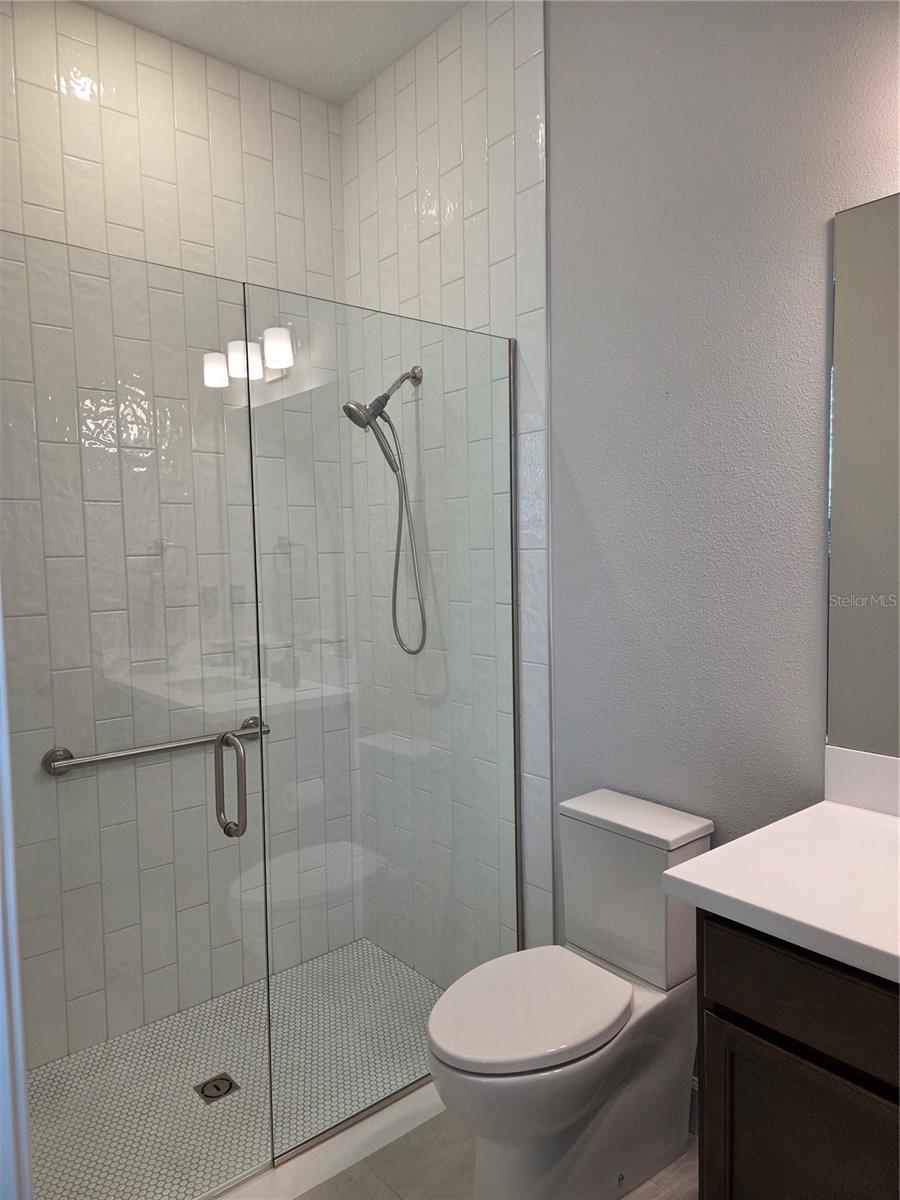 AZARIO ESPLANADE PH VI - Residential Lease