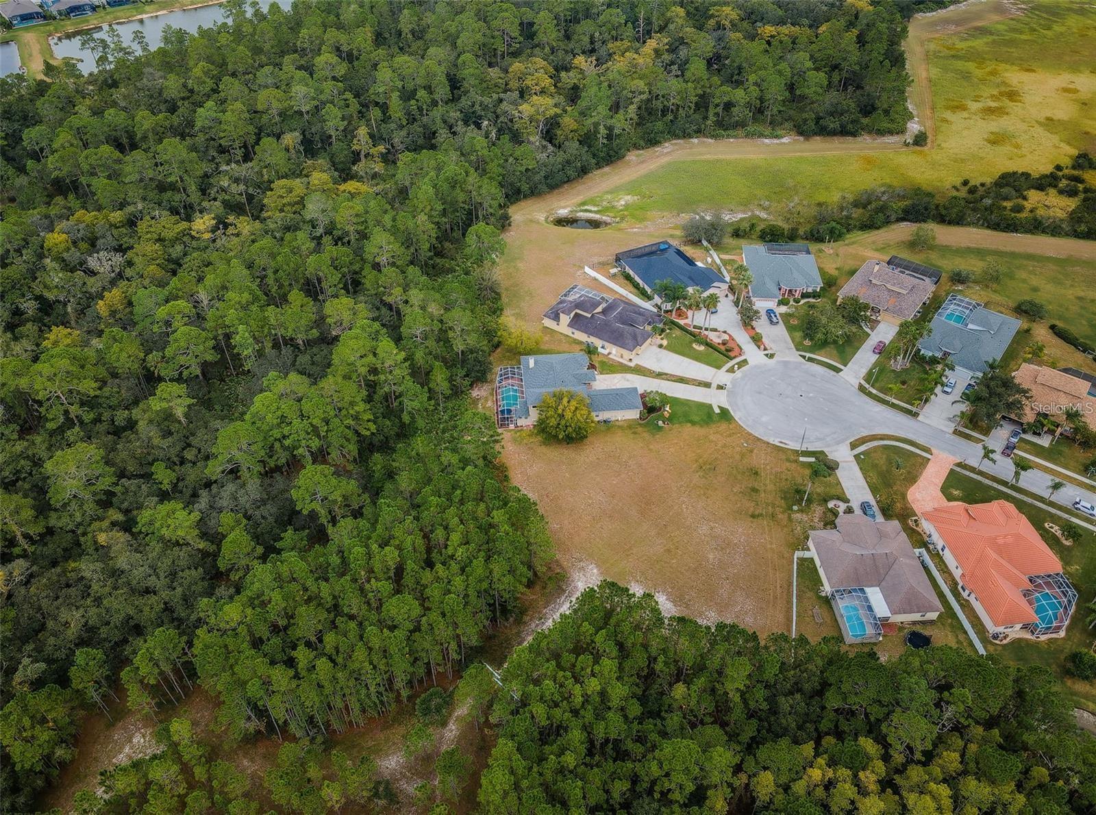 RIVERCHASE - Land