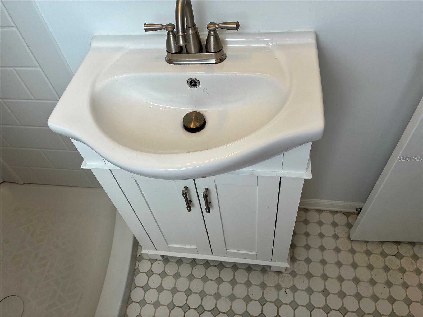 WINTHROP HOLDING CO RESUB IN HALIFAX ESTATES - Residential