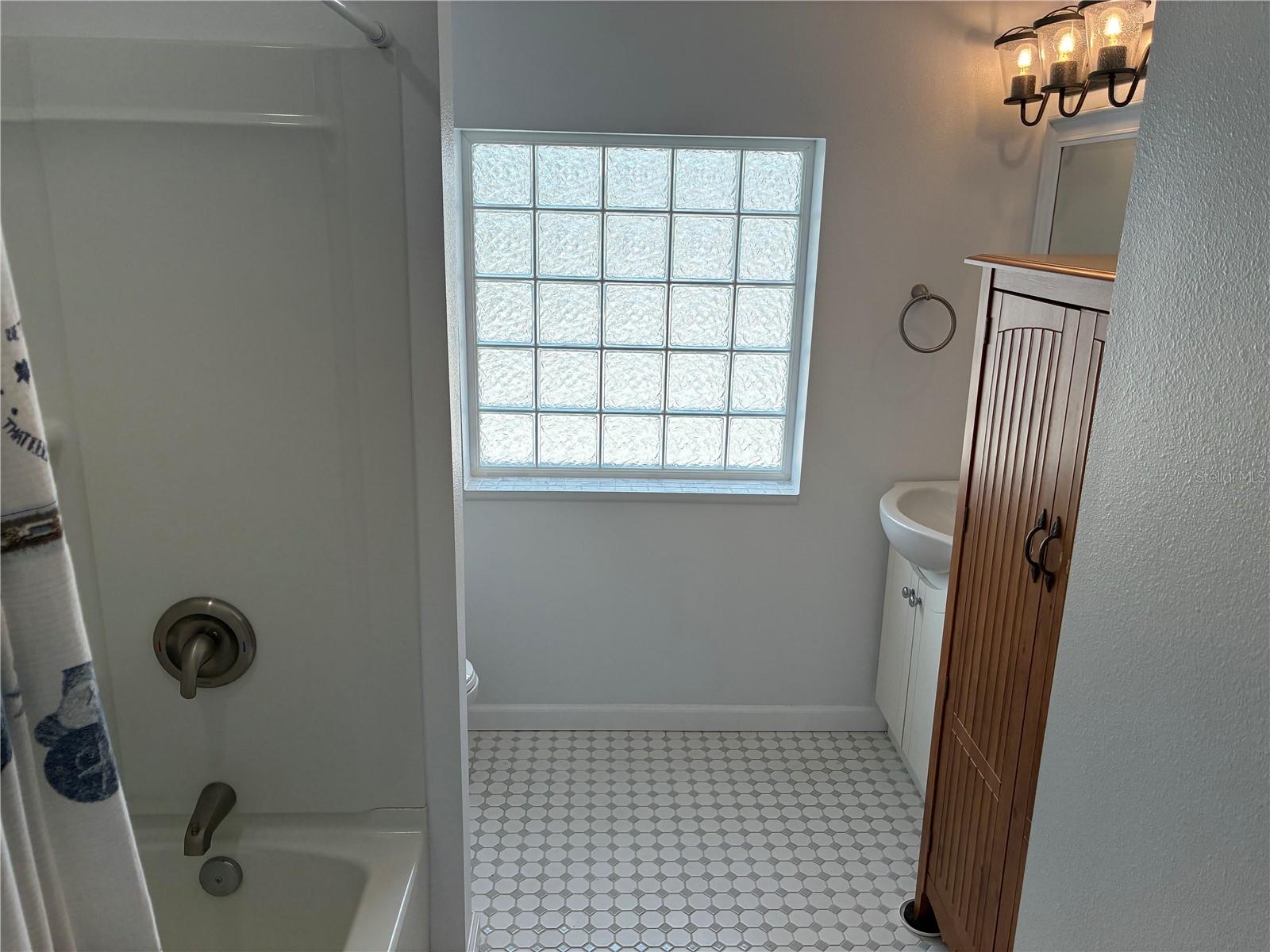 WINTHROP HOLDING CO RESUB IN HALIFAX ESTATES - Residential