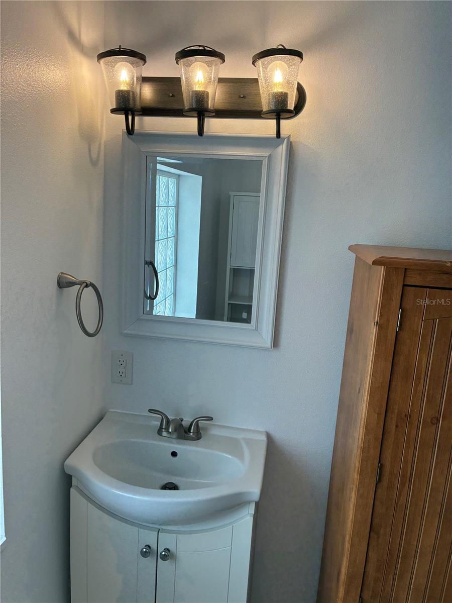 WINTHROP HOLDING CO RESUB IN HALIFAX ESTATES - Residential