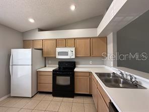 GLEN AT MEADOW WOODS CONDO PH4 - Residential Lease