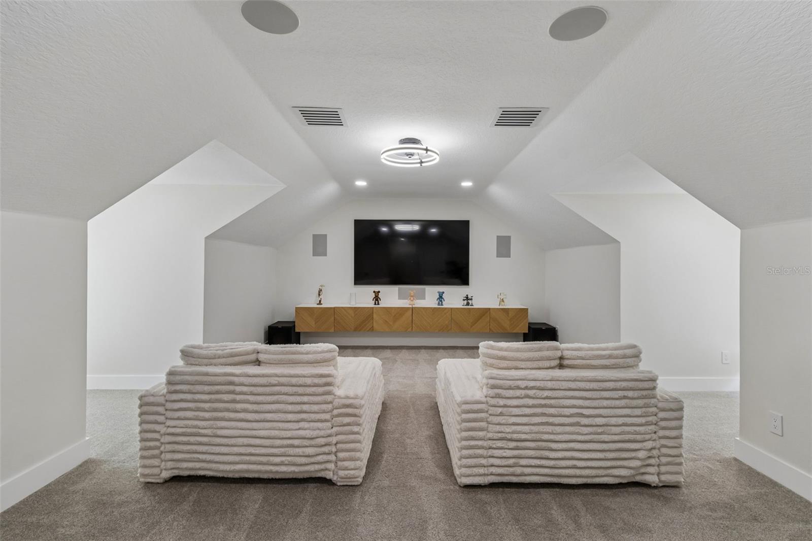 LIVE OAK ESTATES - Residential