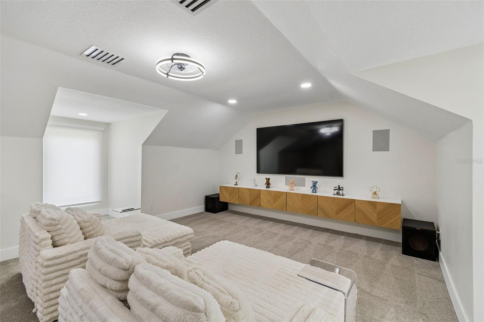 LIVE OAK ESTATES - Residential