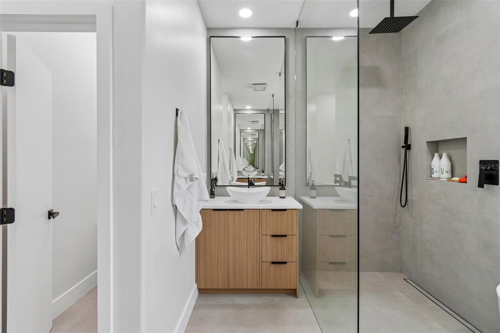 LIVE OAK ESTATES - Residential
