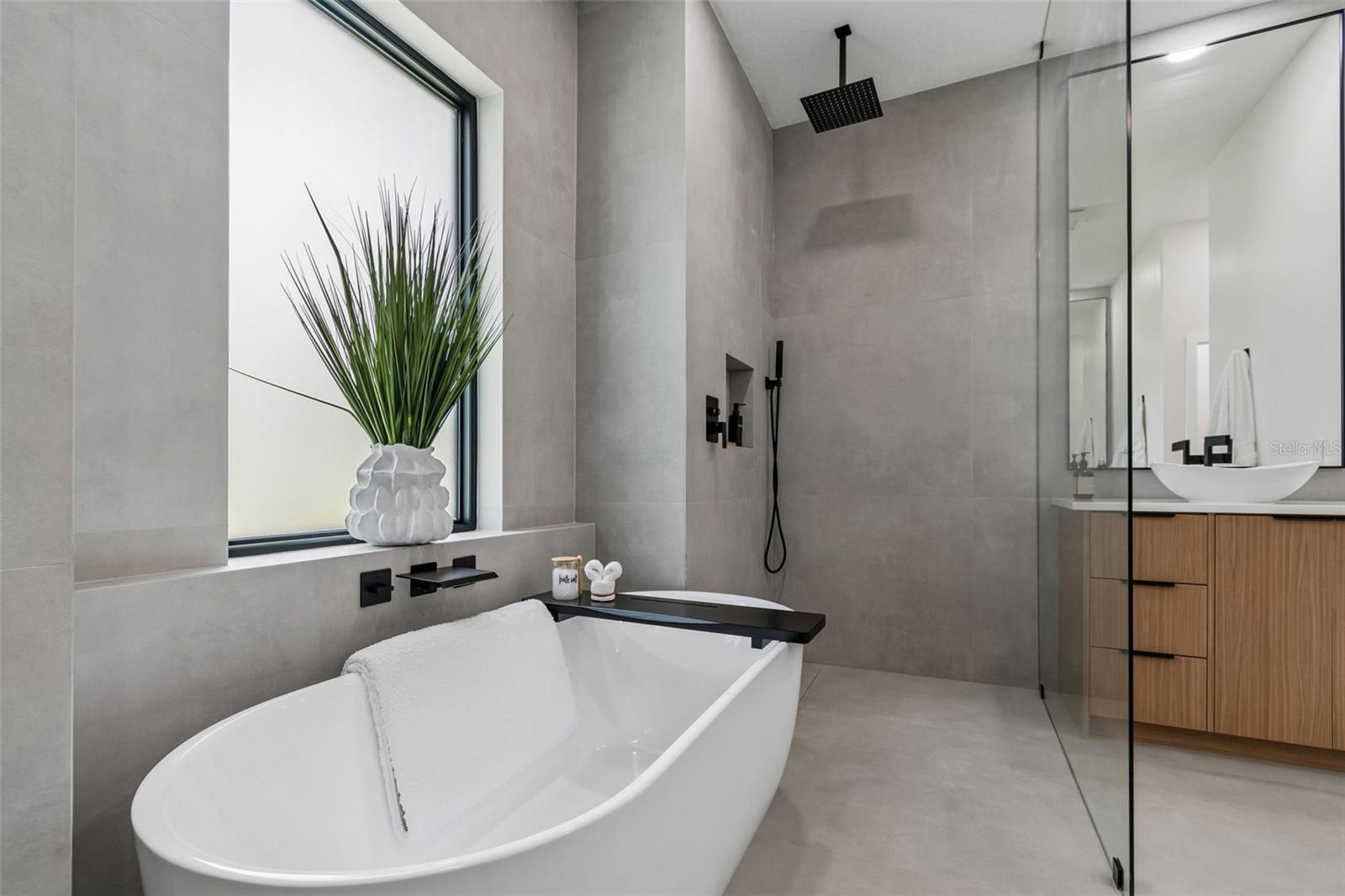 LIVE OAK ESTATES - Residential
