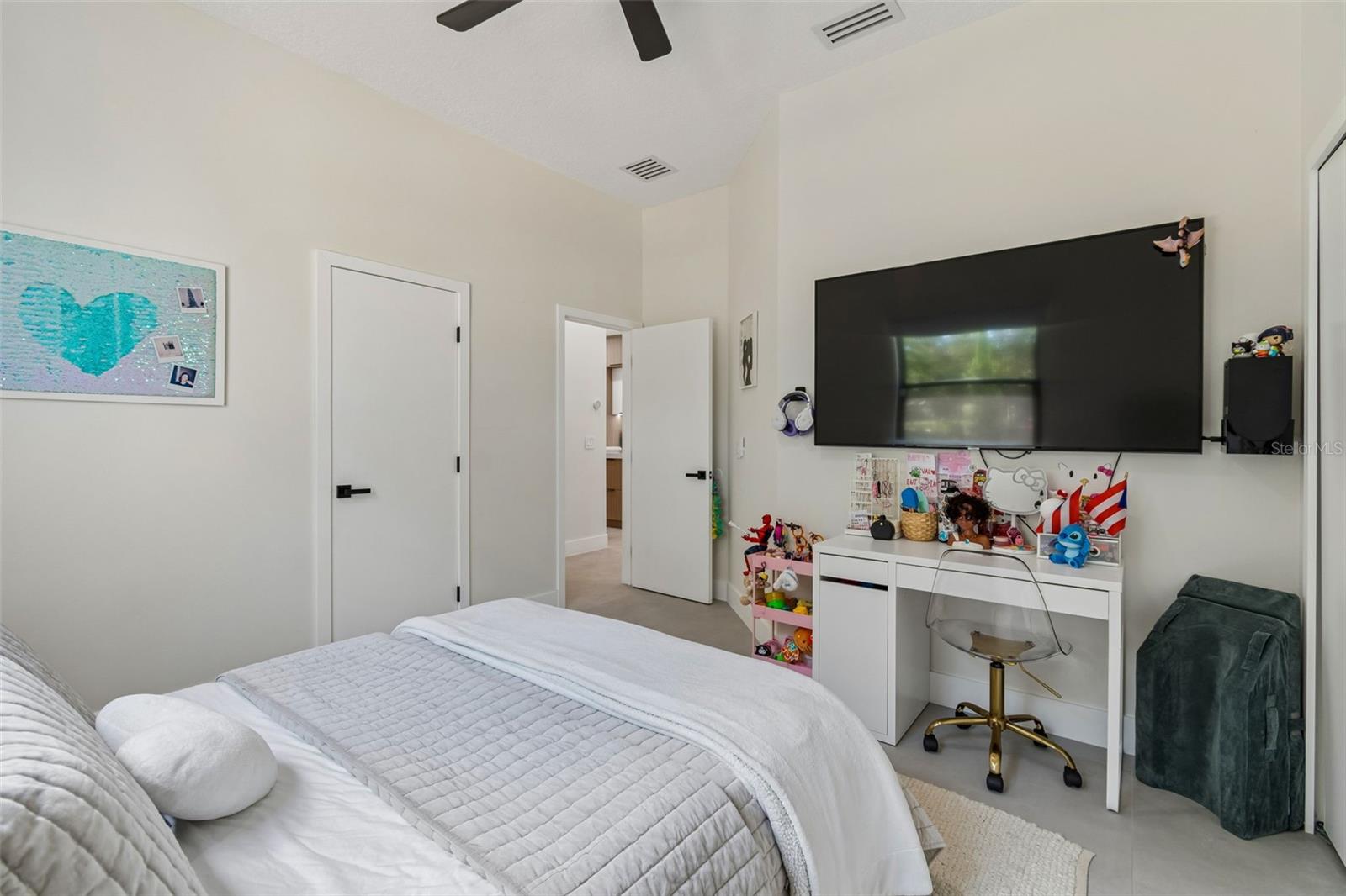 LIVE OAK ESTATES - Residential