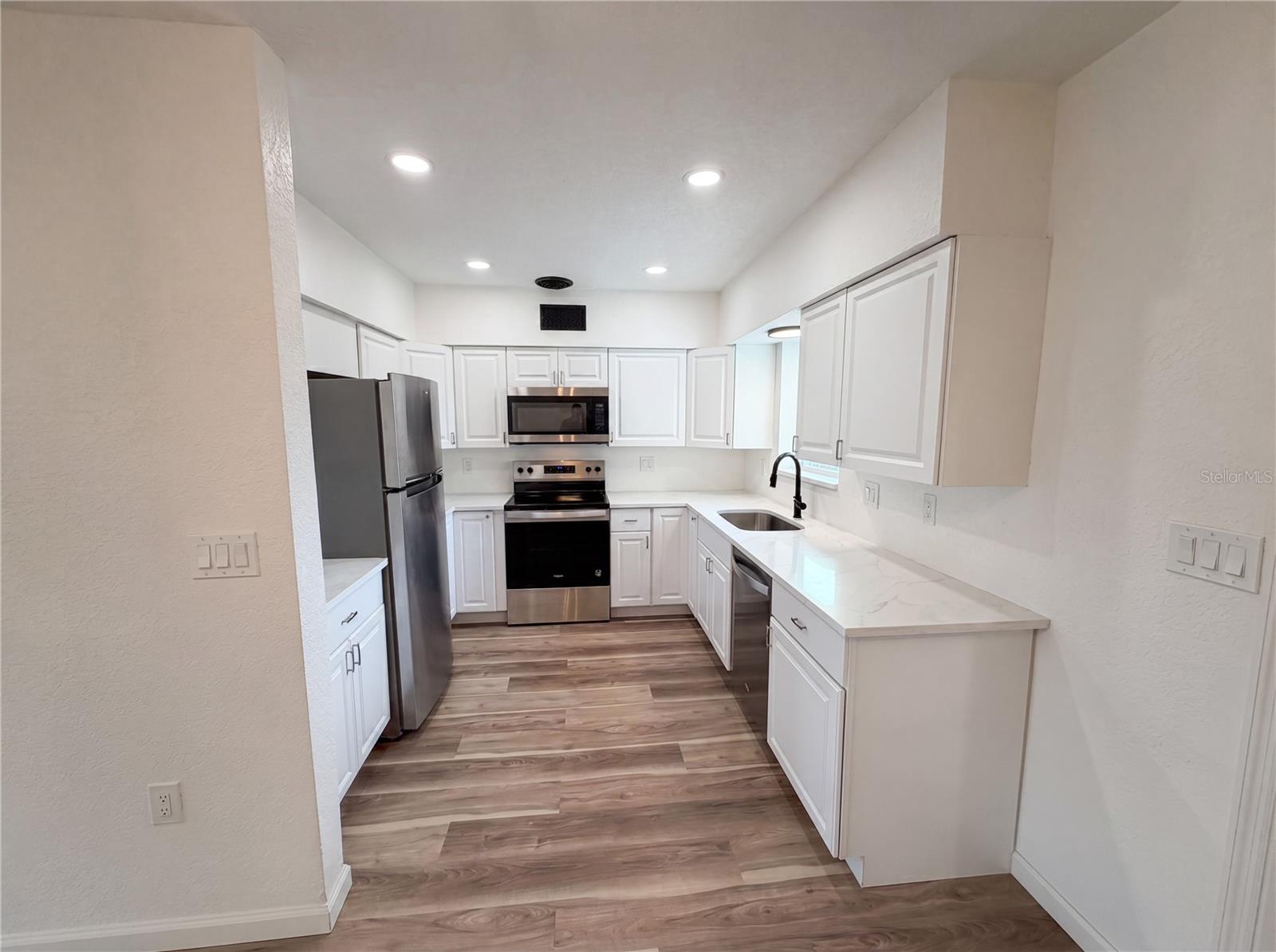 BAYWOOD SHORES 1ST ADD - Residential