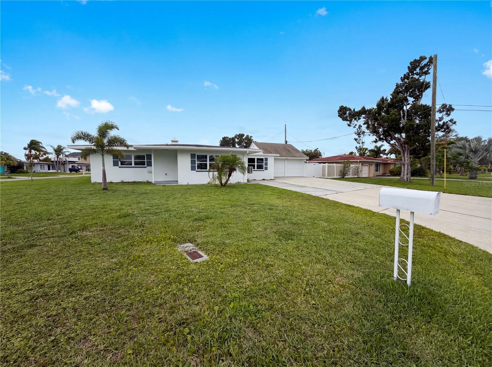 BAYWOOD SHORES 1ST ADD - Residential