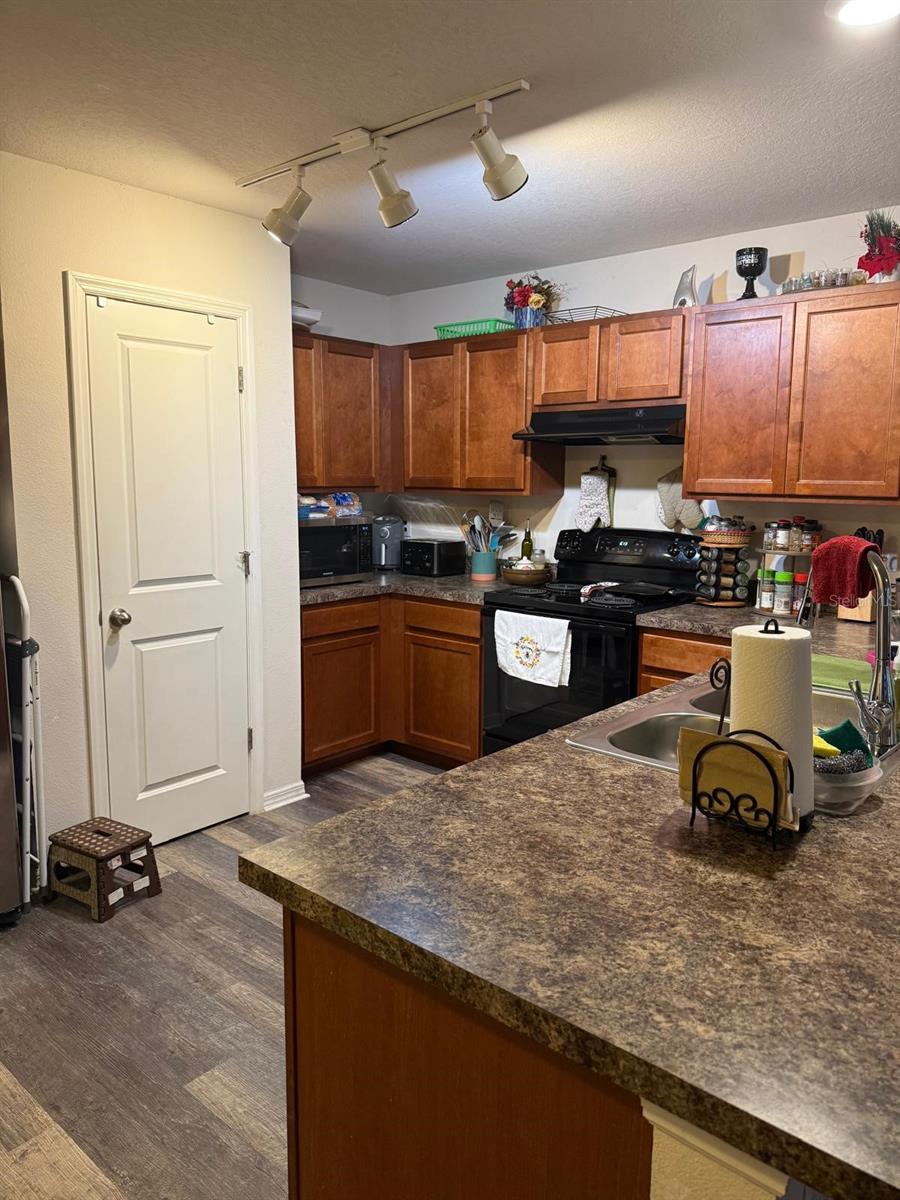 SPRING HILL - Residential