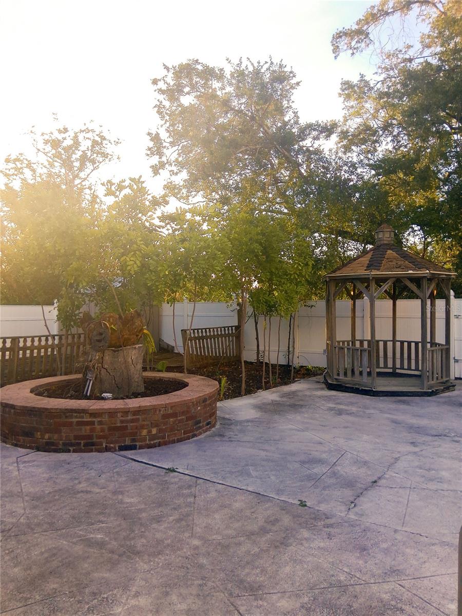 SOUTH GATE - Residential