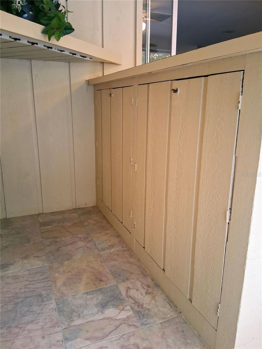 SOUTH GATE - Residential