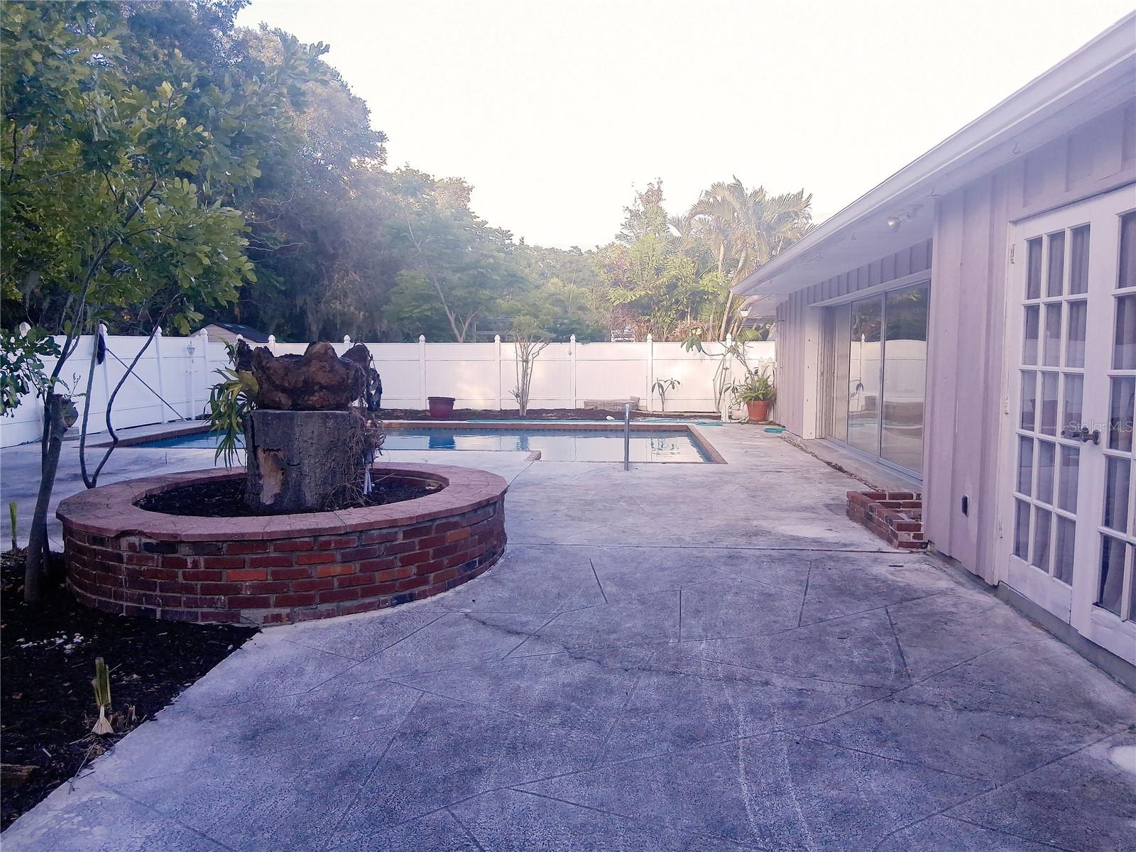 SOUTH GATE - Residential