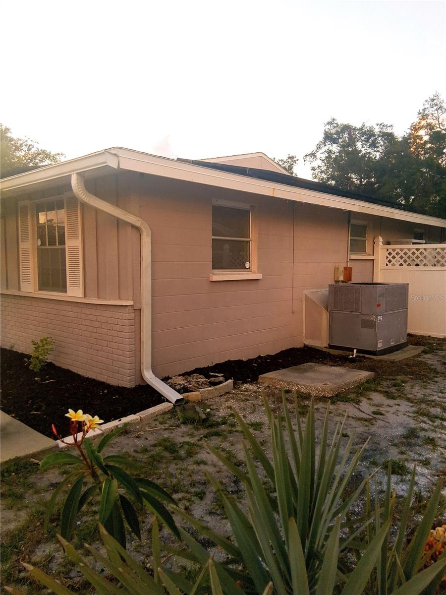SOUTH GATE - Residential