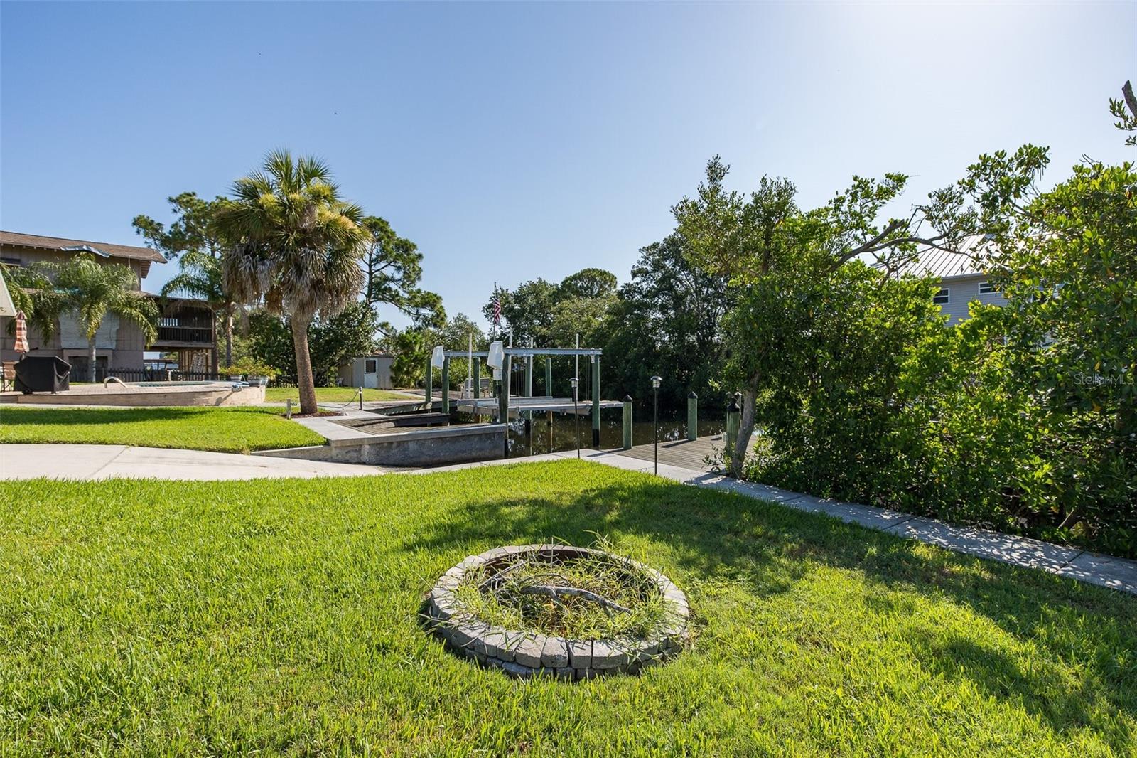 BAILEYS BLUFF ESTATES - Residential