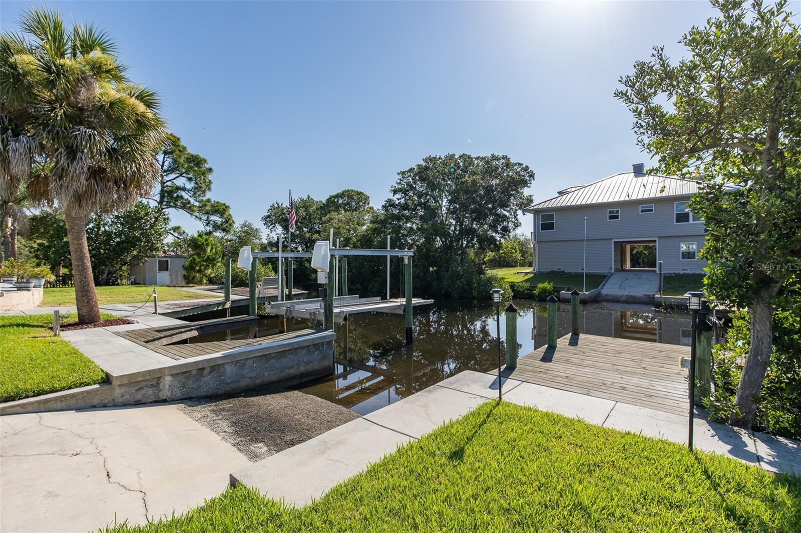 BAILEYS BLUFF ESTATES - Residential