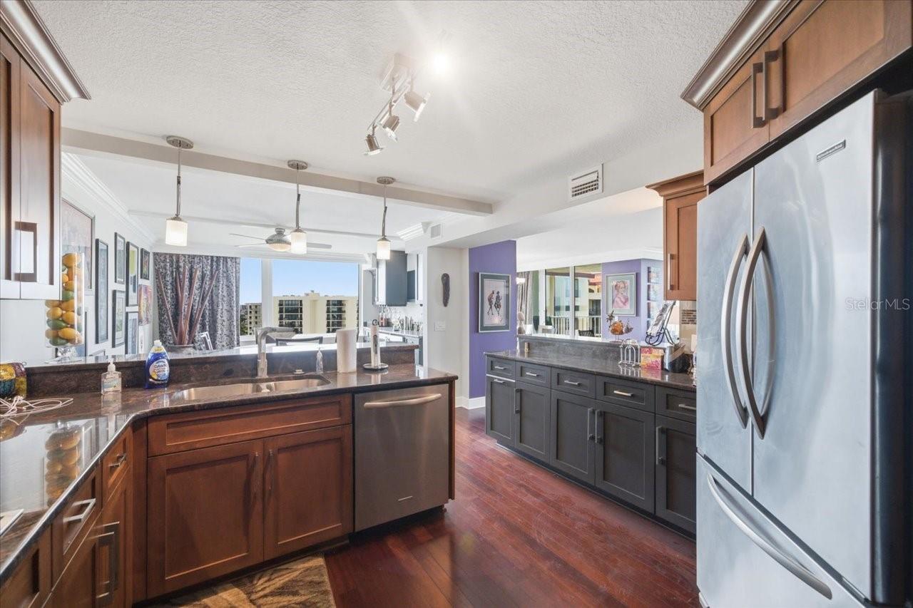 736 ISLAND WAY CONDO - Residential