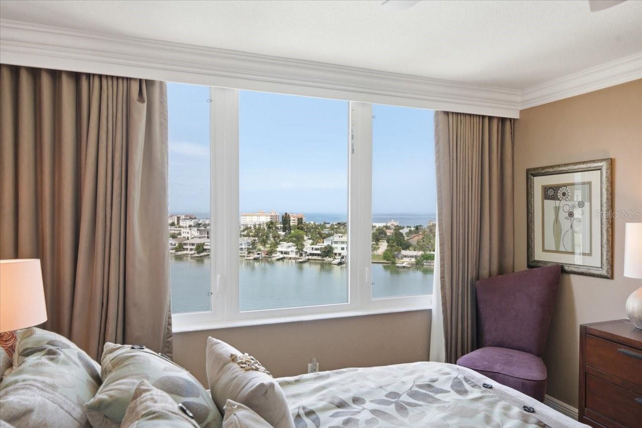 736 ISLAND WAY CONDO - Residential