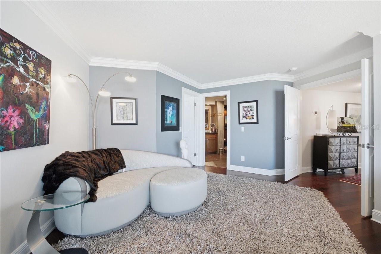 736 ISLAND WAY CONDO - Residential