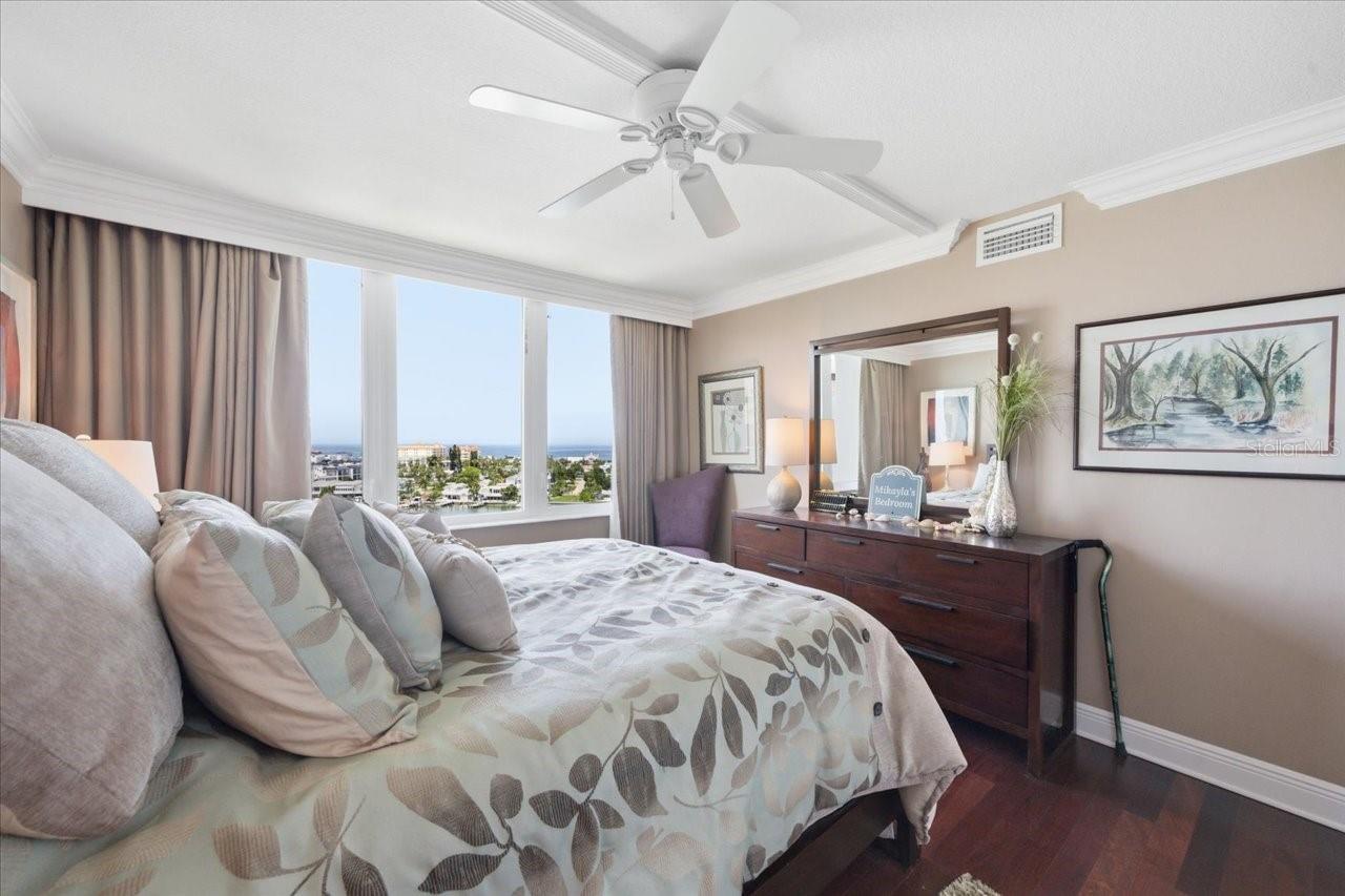 736 ISLAND WAY CONDO - Residential