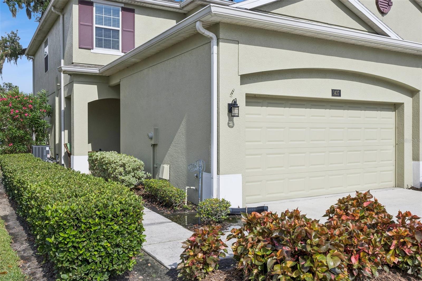 VILLAS/TUCKER OAKS - Residential