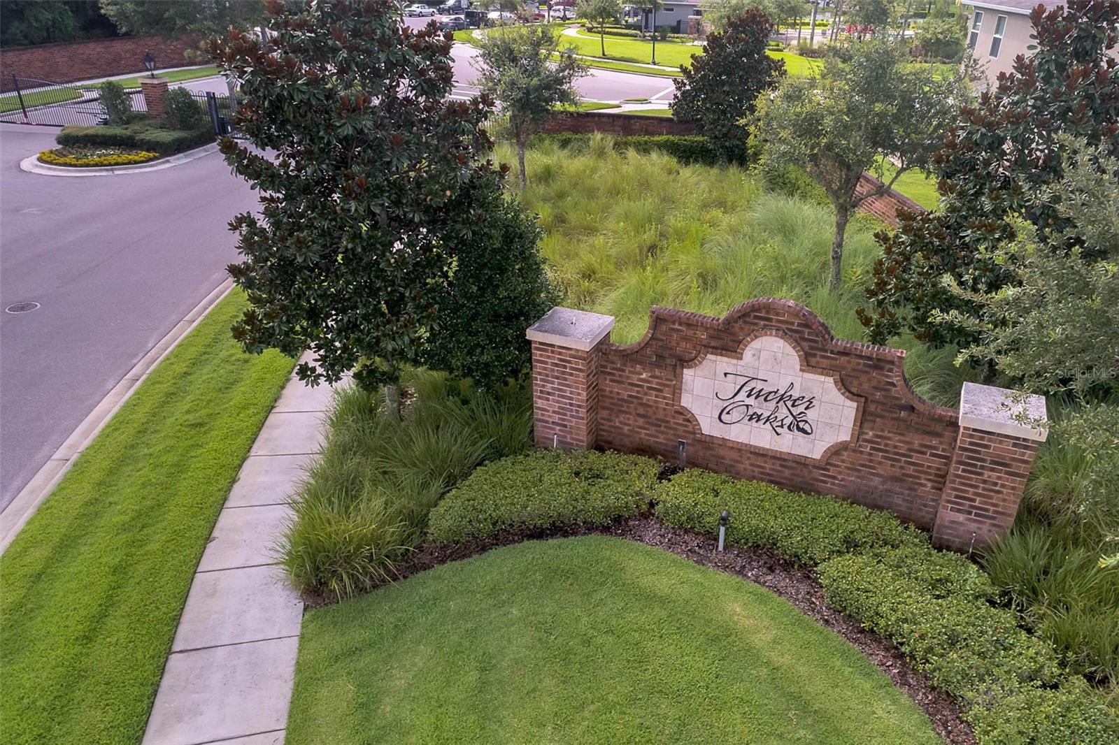 VILLAS/TUCKER OAKS - Residential