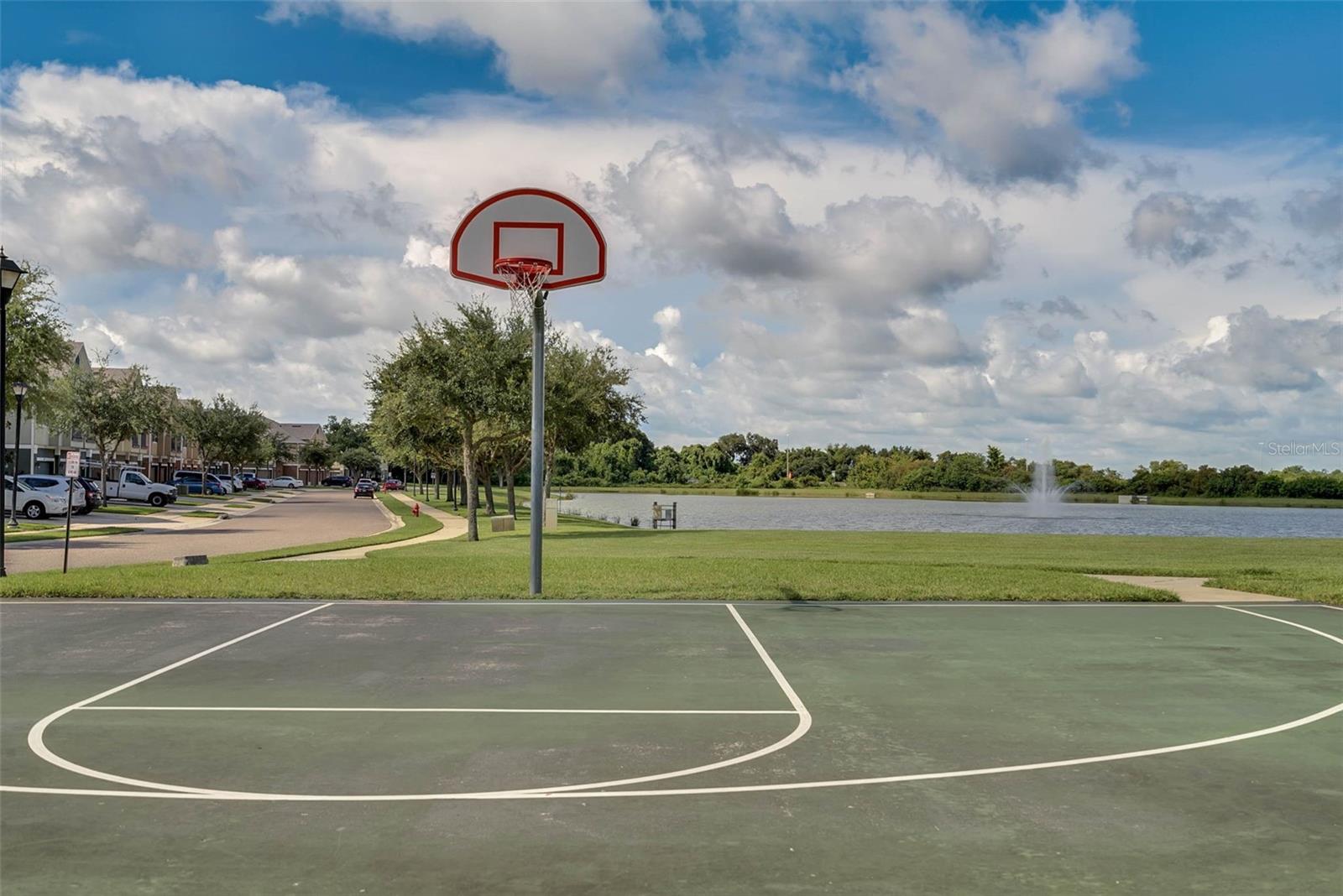 VILLAS/TUCKER OAKS - Residential