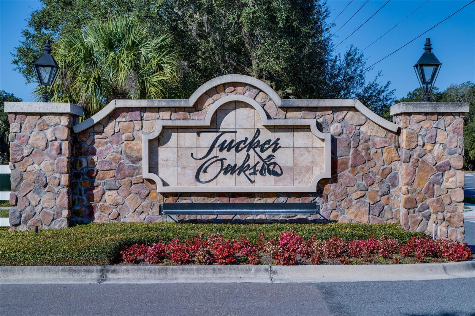 VILLAS/TUCKER OAKS - Residential