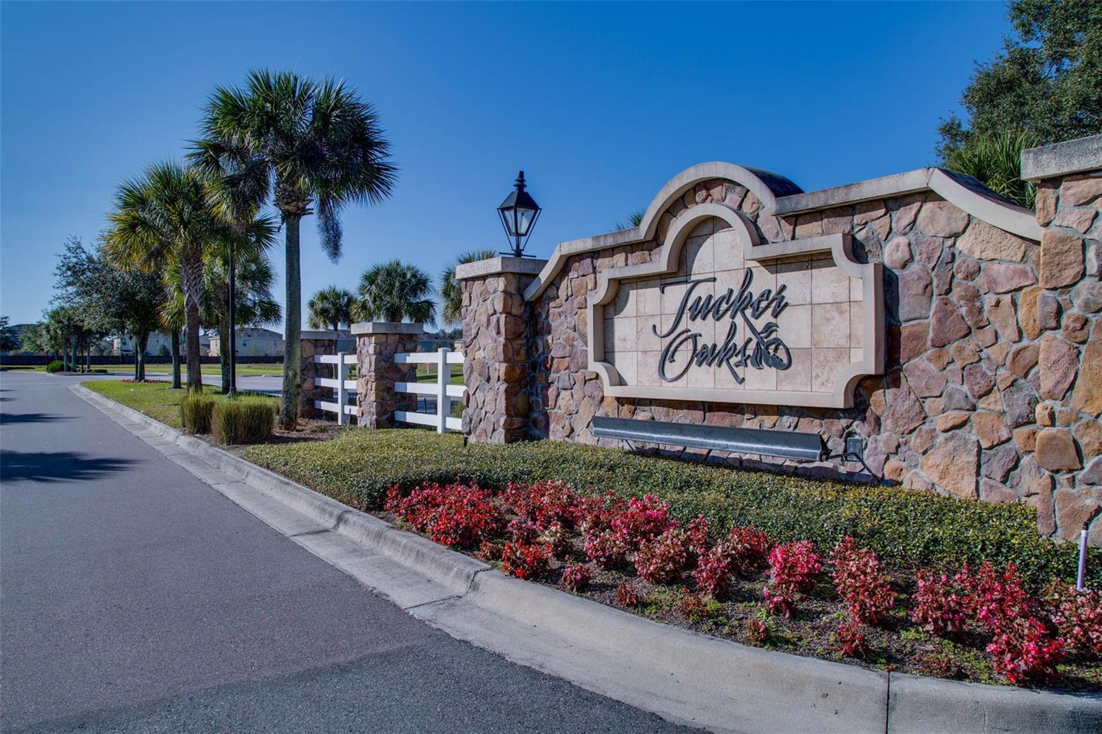 VILLAS/TUCKER OAKS - Residential