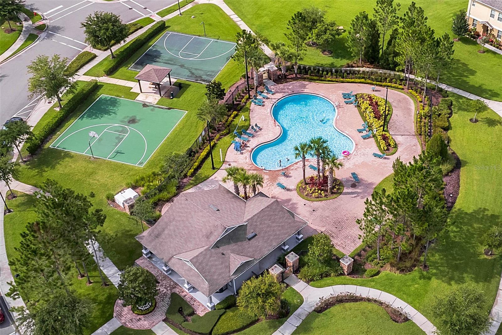 VILLAS/TUCKER OAKS - Residential