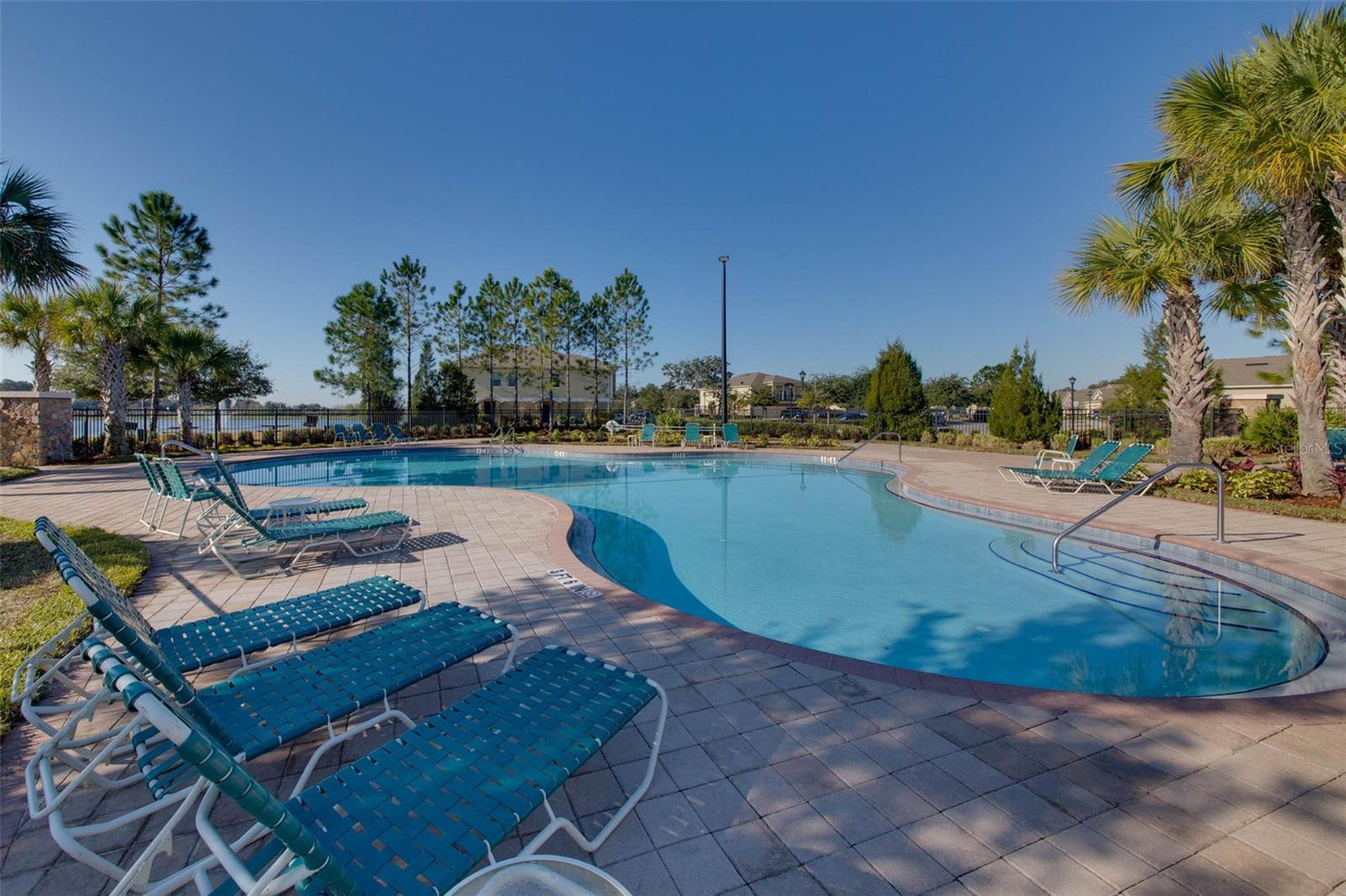 VILLAS/TUCKER OAKS - Residential