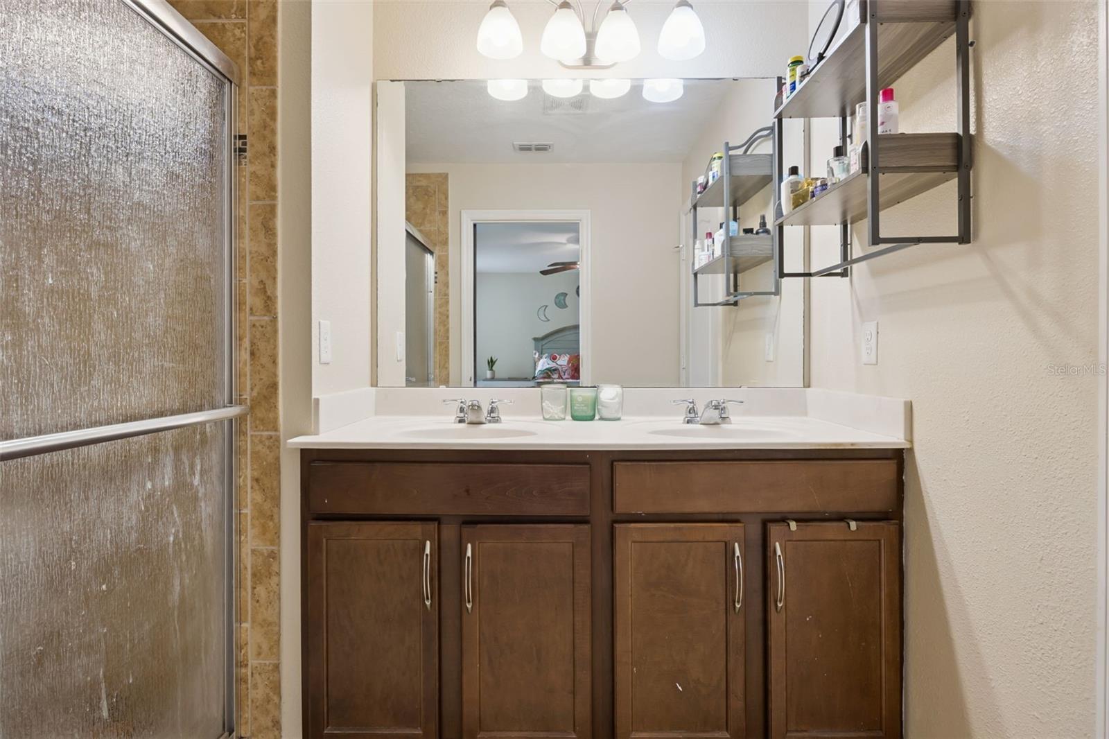 VILLAS/TUCKER OAKS - Residential
