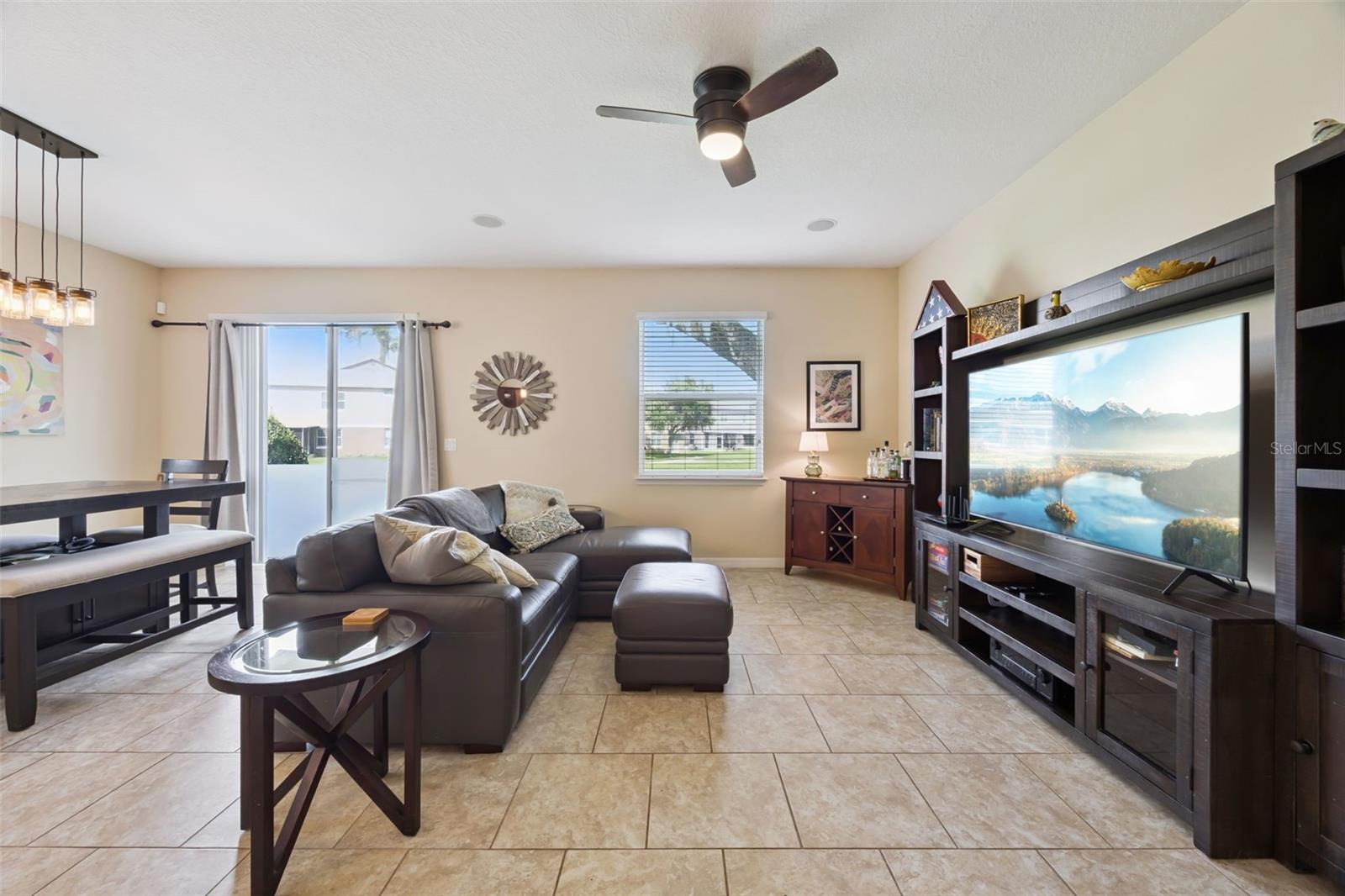 VILLAS/TUCKER OAKS - Residential