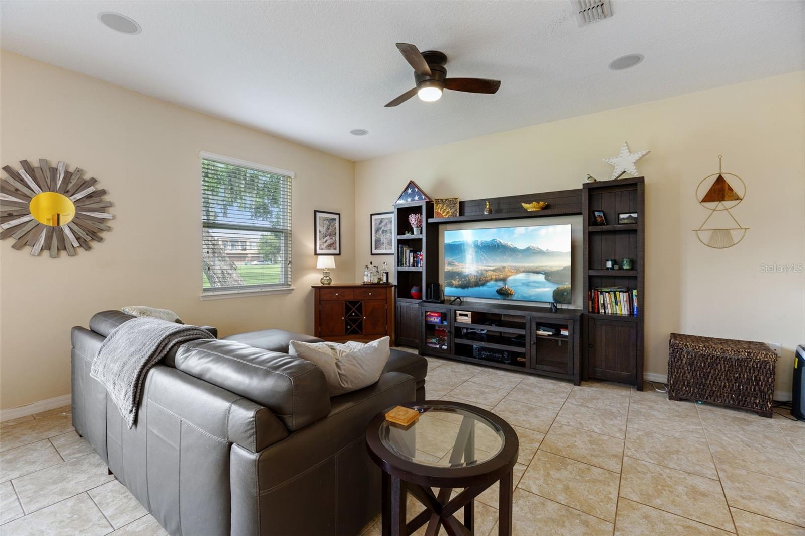 VILLAS/TUCKER OAKS - Residential