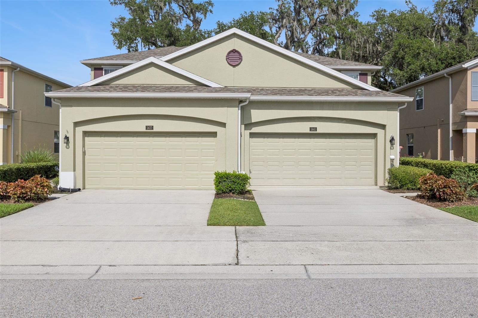 VILLAS/TUCKER OAKS - Residential