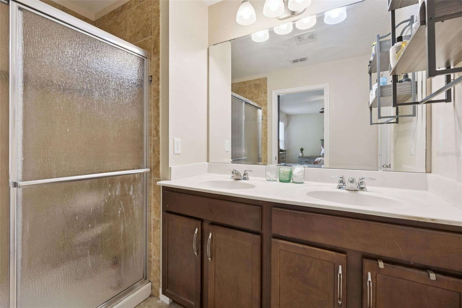 VILLAS/TUCKER OAKS - Residential