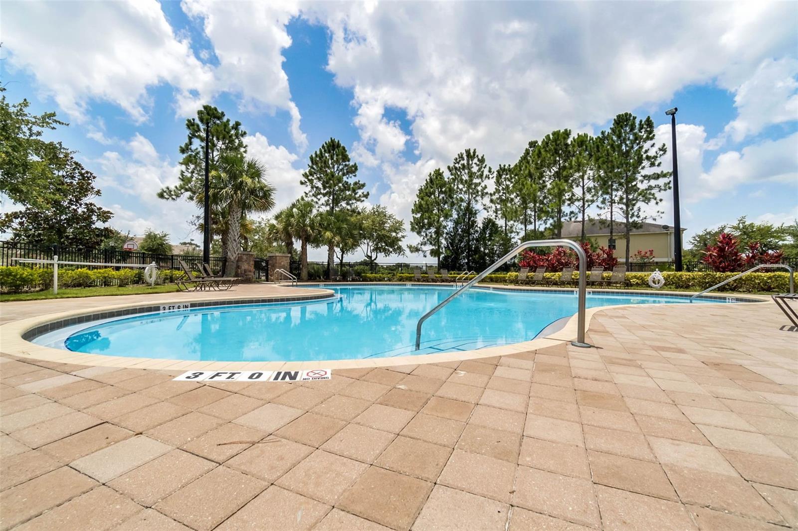 VILLAS/TUCKER OAKS - Residential