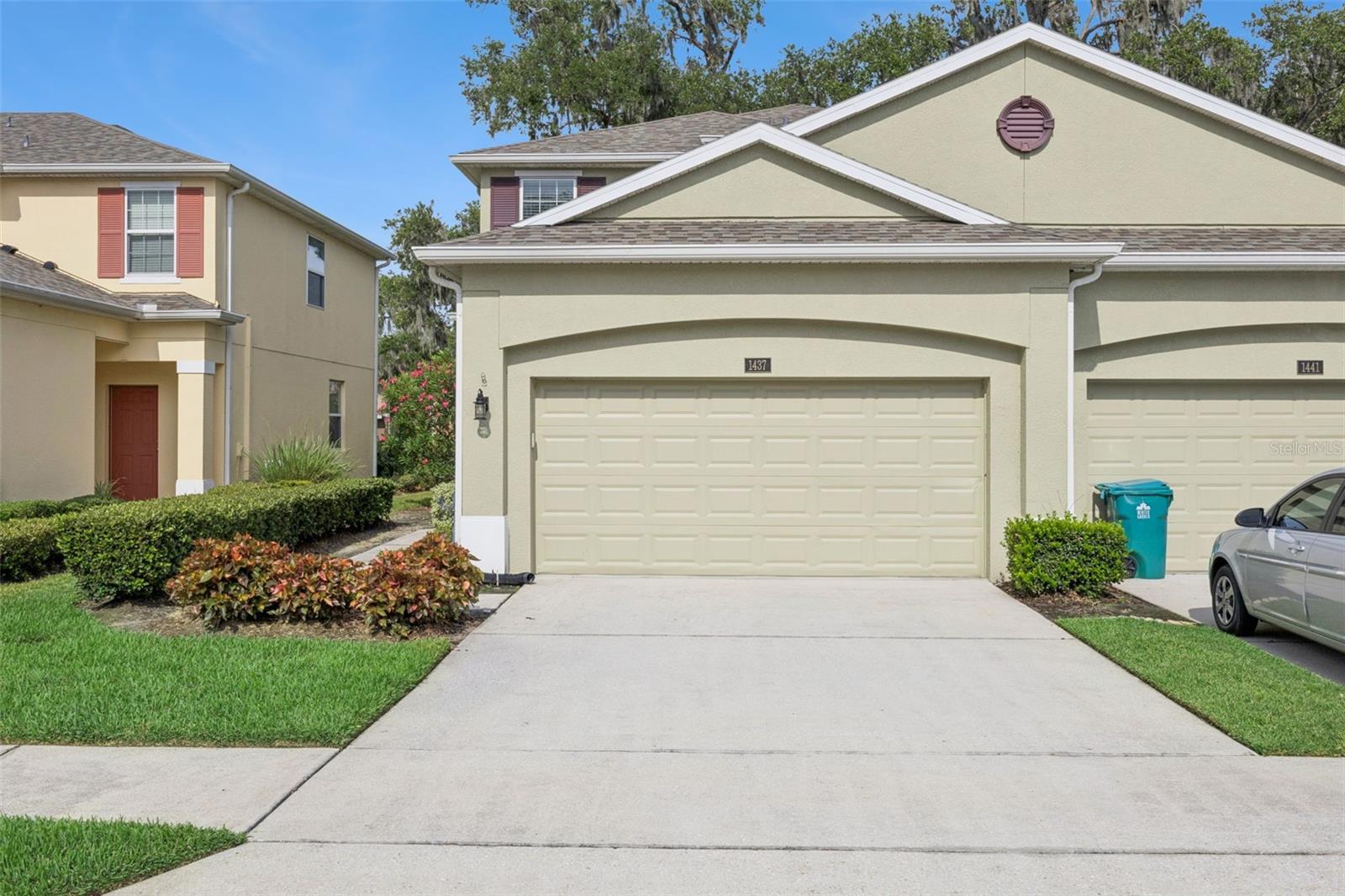 VILLAS/TUCKER OAKS - Residential