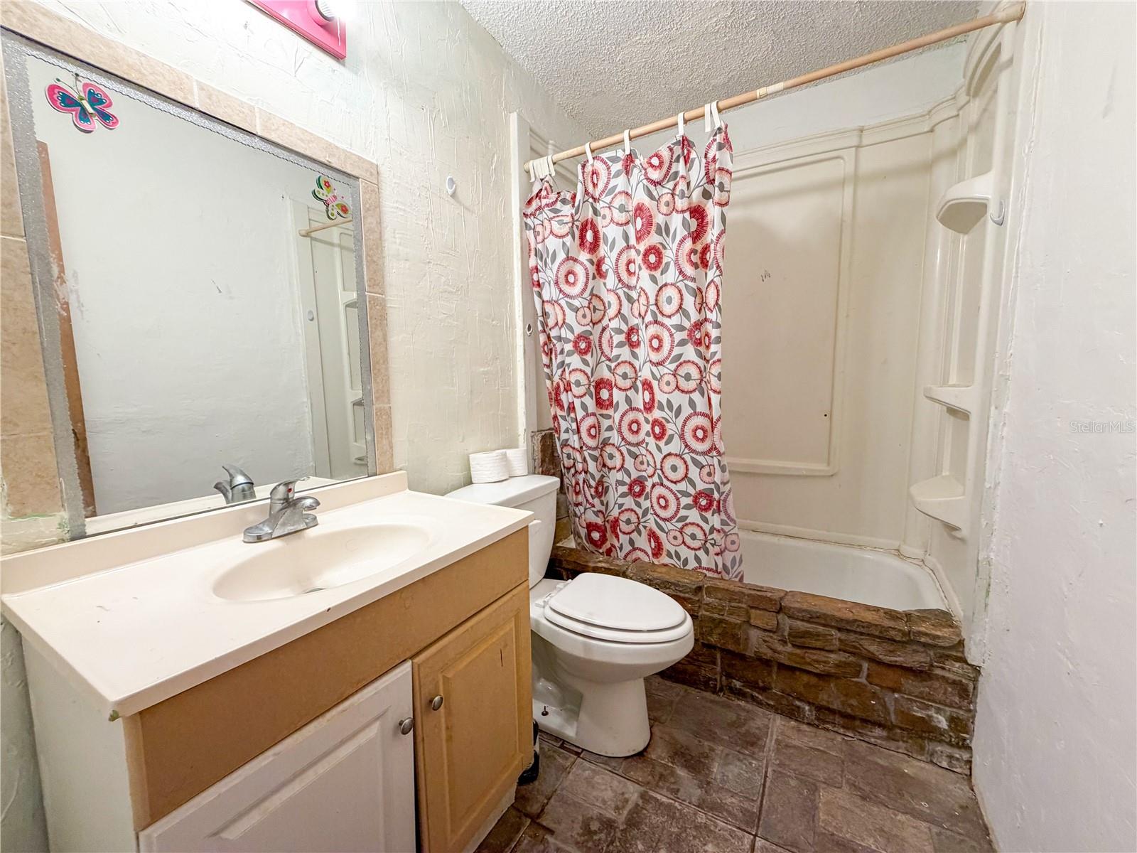 SUN RAY HOMES 01 - Residential